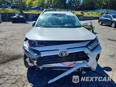 Piąte zdjęcie samochodu w środku: 2025 TOYOTA RAV4 XLE PREMIUM VIN:2T3A1RFV3SW607128 - miniatura