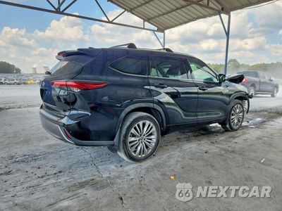Trzecie zdjęcie samochodu z tyłu: 2023 TOYOTA HIGHLANDER PLATINUM VIN:5TDKDRBH8PS525478 - miniatura