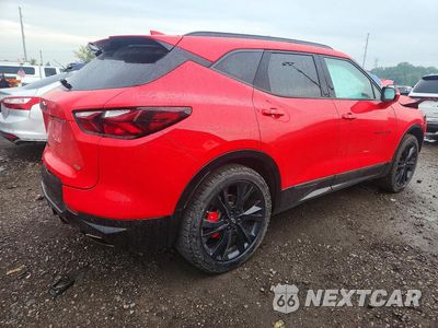 Trzecie zdjęcie samochodu z tyłu: 2021 CHEVROLET BLAZER RS VIN:3GNKBKRS4MS557521 - miniatura