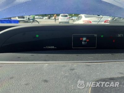 Zdjęcie 9 z 12 samochodu: 2017 TOYOTA PRIUS TWO VIN:JTDKBRFU4H3047916 - miniatura