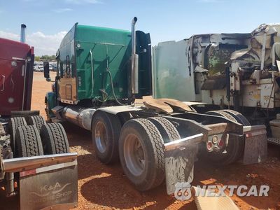 Drugie zdjęcie samochodu z przodu: 2015 FREIGHTLINER CORONADO SEMI TRUCK VIN:3ALXFBCG4FDGL1083 - miniatura