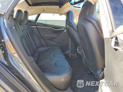 Zdjęcie 10 z 12 samochodu: 2015 TESLA MODEL S VIN:5YJSA1E23FF109486 - miniatura