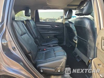 Zdjęcie 11 z 13 samochodu: 2017 TOYOTA HIGHLANDER SE VIN:5TDKZRFH4HS520095 - miniatura