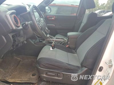 Zdjęcie 7 z 12 samochodu: 2021 TOYOTA TACOMA TRD SPORT VIN:3TMDZ5BN0MM107663 - miniatura
