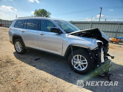 Czwarte zdjęcie samochodu z boku: 2025 JEEP GRAND CHEROKEE L LAREDO VIN:1C4RJJAG9S8676294 - miniatura