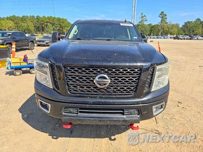Piąte zdjęcie samochodu w środku: 2017 NISSAN TITAN XD PRO-4X VIN:1N6BA1F48HN521288 - miniatura
