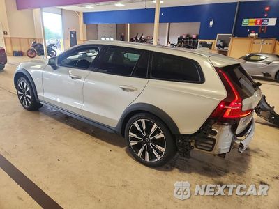 Drugie zdjęcie samochodu z przodu: 2020 VOLVO V60 CROSS COUNTRY T5 MOMENTUM VIN:YV4102WK7L1032447 - miniatura