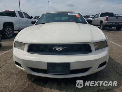 Piąte zdjęcie samochodu w środku: 2010 FORD MUSTANG VIN:1ZVBP8EN9A5171709 - miniatura