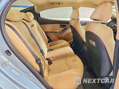 Zdjęcie 10 z 13 samochodu: 2013 HYUNDAI ELANTRA GLS VIN:KMHDH4AE3DU659745 - miniatura