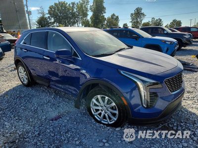 Czwarte zdjęcie samochodu z boku: 2023 CADILLAC XT4 LUXURY VIN:1GYAZAR42PF111642 - miniatura