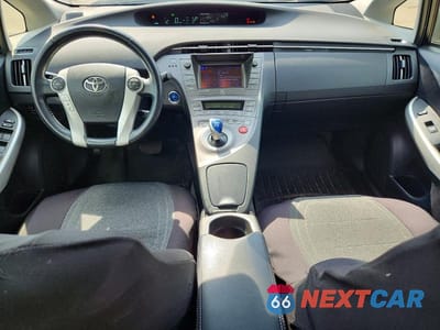 Zdjęcie 8 z 12 samochodu: 2015 TOYOTA PRIUS FOUR VIN:JTDKN3DU7F0474061 - miniatura