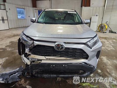 Piąte zdjęcie samochodu w środku: 2024 TOYOTA RAV4 XLE VIN:2T3P1RFV4RC466477 - miniatura