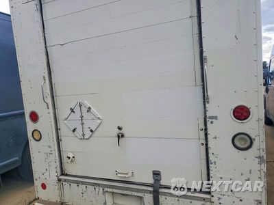 Zdjęcie 10 z 12 samochodu: 1998 FREIGHTLINER MT45 DELIVERY TRUCK VIN:4UZA4FF41WC897922 - miniatura