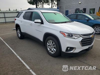 Czwarte zdjęcie samochodu z boku: 2020 CHEVROLET TRAVERSE LT VIN:1GNERGKW4LJ119116 - miniatura