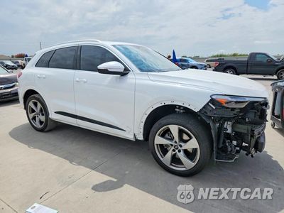 Czwarte zdjęcie samochodu z boku: 2026 AUDI Q5 PREMIUM PLUS VIN:WA12AAGU9T2006869 - miniatura