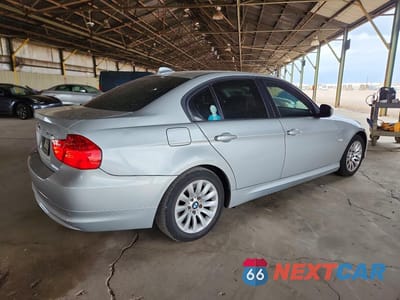 Trzecie zdjęcie samochodu z tyłu: 2009 BMW 3ER 328 I VIN:WBAPH735X9E128587 - miniatura
