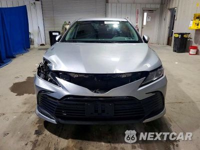 Piąte zdjęcie samochodu w środku: 2021 TOYOTA CAMRY LE VIN:4T1C11AK1MU542931 - miniatura
