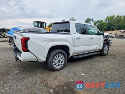 Trzecie zdjęcie samochodu z tyłu: 2025 TOYOTA TACOMA SR5 VIN:3TMLB5JN9SM189407 - miniatura