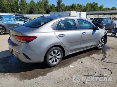 Trzecie zdjęcie samochodu z tyłu: 2021 KIA RIO S VIN:3KPA24ADXME398080 - miniatura