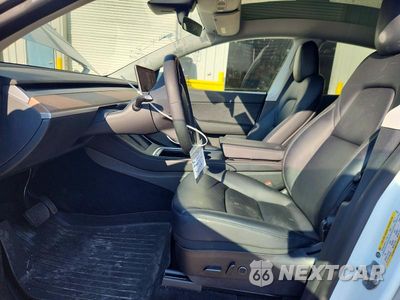 Zdjęcie 7 z 13 samochodu: 2022 TESLA MODEL Y VIN:7SAYGDEE6NF420559 - miniatura
