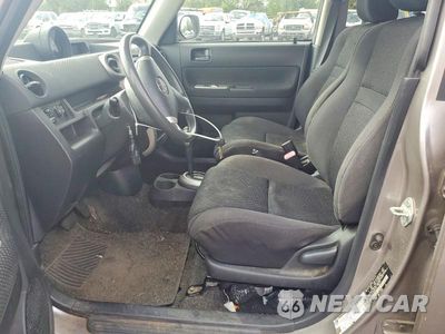 Zdjęcie 7 z 12 samochodu: 2005 SCION XB BASE VIN:JTLKT324X50211915 - miniatura