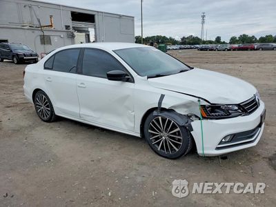 Czwarte zdjęcie samochodu z boku: 2017 VOLKSWAGEN JETTA SPORT VIN:3VWD17AJ1HM307973 - miniatura