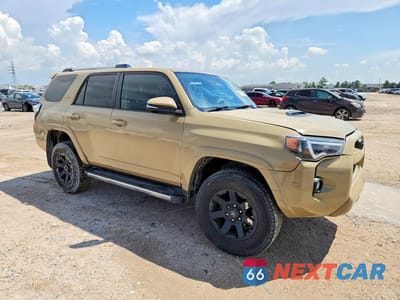 Czwarte zdjęcie samochodu z boku: 2016 TOYOTA 4RUNNER TRAIL VIN:JTEBU5JR8G5362657 - miniatura