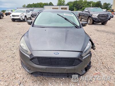 Piąte zdjęcie samochodu w środku: 2017 FORD FOCUS SE VIN:1FADP3FE0HL274042 - miniatura