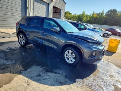 Czwarte zdjęcie samochodu z boku: 2019 CHEVROLET BLAZER 1LT VIN:3GNKBBRA7KS704208 - miniatura