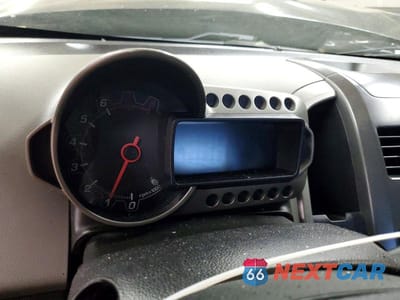Zdjęcie 9 z 12 samochodu: 2015 CHEVROLET SONIC LT VIN:1G1JC5SH0F4111928 - miniatura