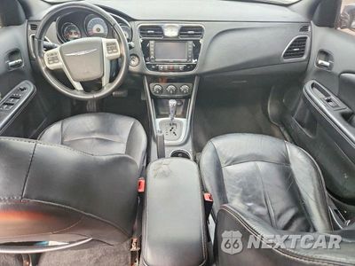 Zdjęcie 8 z 12 samochodu: 2012 CHRYSLER 200 LIMITED VIN:1C3CCBCBXCN305031 - miniatura