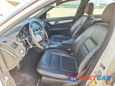 Zdjęcie 7 z 12 samochodu: 2010 MERCEDES-BENZ C 300 VIN:WDDGF5EB2AF440827 - miniatura
