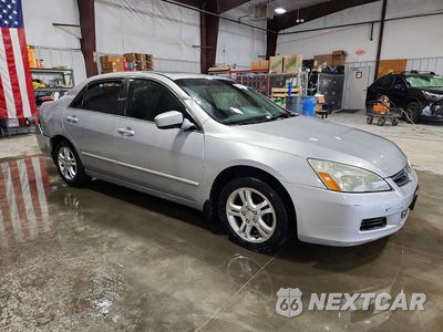 Czwarte zdjęcie samochodu z boku: 2007 HONDA ACCORD EX VIN:1HGCM568X7A052723 - miniatura