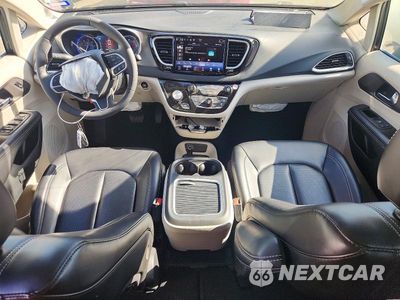 Zdjęcie 8 z 13 samochodu: 2023 CHRYSLER PACIFICA TOURING L VIN:2C4RC1BG8PR627530 - miniatura