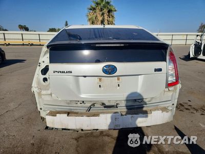 Zdjęcie 6 z 12 samochodu: 2015 TOYOTA PRIUS THREE VIN:JTDKN3DU6F1935499 - miniatura
