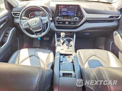 Zdjęcie 8 z 13 samochodu: 2021 TOYOTA HIGHLANDER XLE VIN:5TDGZRAH7MS520714 - miniatura
