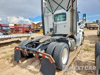 Trzecie zdjęcie samochodu z tyłu: 2019 PETERBILT 579 SEMI TRUCK VIN:1XPBA48XXKD478614 - miniatura