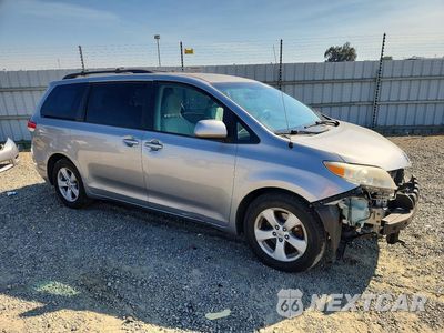 Czwarte zdjęcie samochodu z boku: 2011 TOYOTA SIENNA LE VIN:5TDKK3DC1BS162762 - miniatura