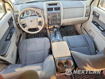 Zdjęcie 8 z 14 samochodu: 2009 FORD ESCAPE XLT VIN:1FMCU93GX9KB94256 - miniatura