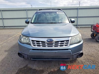 Piąte zdjęcie samochodu w środku: 2013 SUBARU FORESTER 2.5X PREMIUM VIN:JF2SHADC2DH403952 - miniatura
