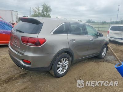 Trzecie zdjęcie samochodu z tyłu: 2019 KIA SORENTO LX V6 VIN:5XYPGDA5XKG551352 - miniatura