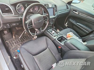 Zdjęcie 8 z 12 samochodu: 2021 CHRYSLER 300 TOURING VIN:2C3CCAAG9MH512075 - miniatura