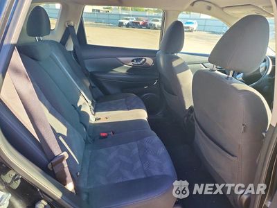 Zdjęcie 11 z 13 samochodu: 2016 NISSAN ROGUE SV VIN:KNMAT2MVXGP649559 - miniatura