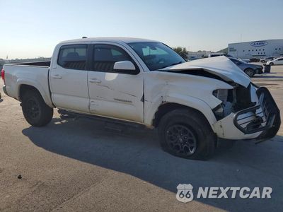 Czwarte zdjęcie samochodu z boku: 2020 TOYOTA TACOMA SR5 V6 VIN:3TMAZ5CN6LM139453 - miniatura