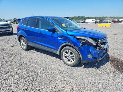 Czwarte zdjęcie samochodu z boku: 2019 FORD ESCAPE SE VIN:1FMCU9GD5KUA08343 - miniatura