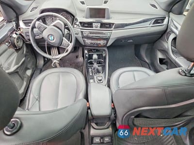 Zdjęcie 8 z 14 samochodu: 2016 BMW X1 XDRIVE28I VIN:WBXHT3Z35G4A51169 - miniatura