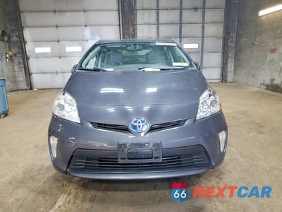 Piąte zdjęcie samochodu w środku: 2015 TOYOTA PRIUS TWO VIN:JTDKN3DU0F0438146 - miniatura