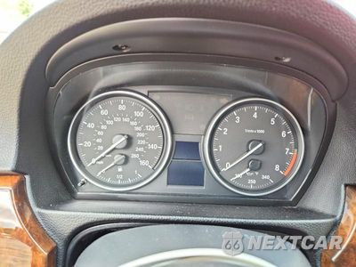Zdjęcie 9 z 12 samochodu: 2010 BMW 335 XI VIN:WBAPL3C57AA776195 - miniatura