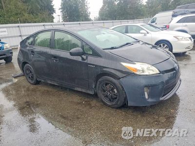 Czwarte zdjęcie samochodu z boku: 2014 TOYOTA PRIUS THREE VIN:JTDKN3DU8E1760557 - miniatura