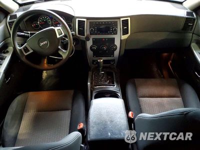 Zdjęcie 8 z 13 samochodu: 2009 JEEP GRAND CHEROKEE LAREDO VIN:1J8GR48K39C527990 - miniatura
